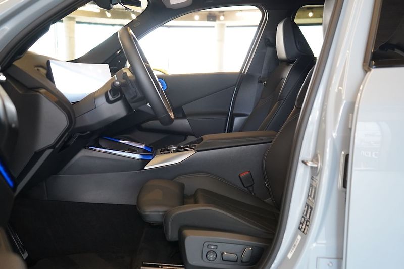 BMW X3 20d xDrive, Tažné, HUD, H/K - fotka 17 z 48