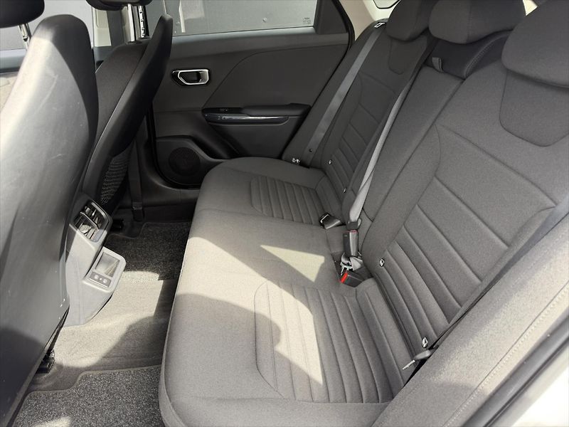 Kia K4 1,0 T-GDi Exlclusive 17 - fotka 11 z 12