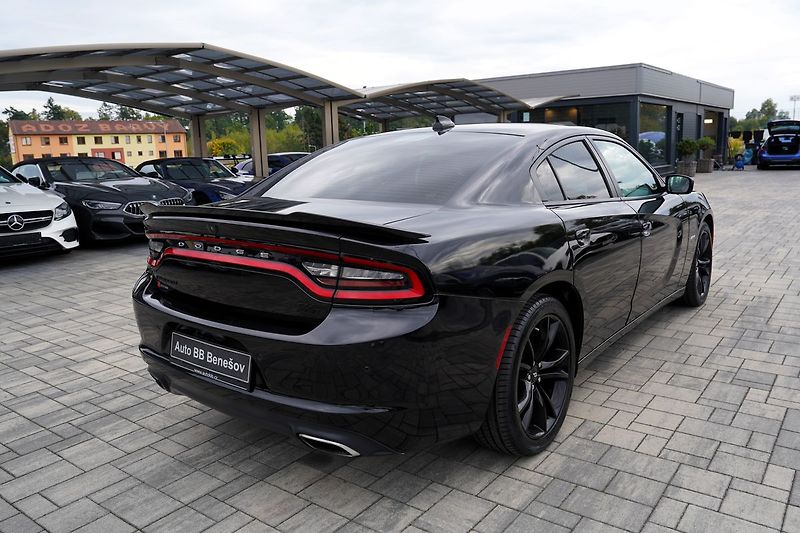 Dodge Charger 5.7 V8 Hemi R/T, kůže/AT/375 P - fotka 6 z 44