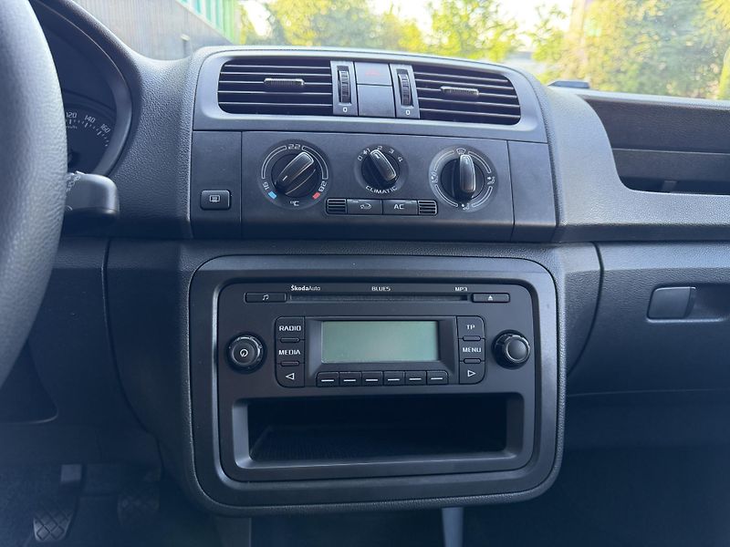 Škoda Fabia 1,2 TSI NOVÉ ROZVODY - fotka 22 z 36