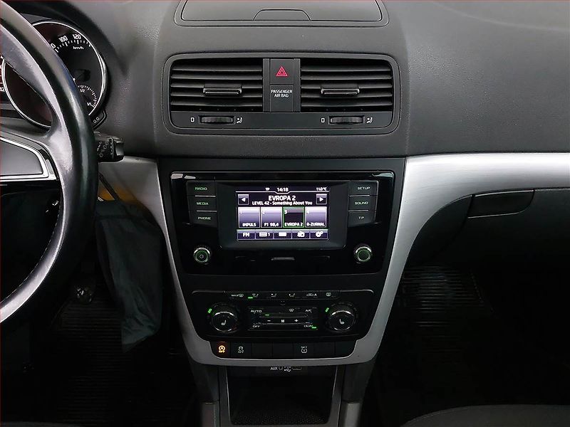 Škoda Yeti (2015) Ambition 2.0 TDI, Serv.kniha - fotka 9 z 13
