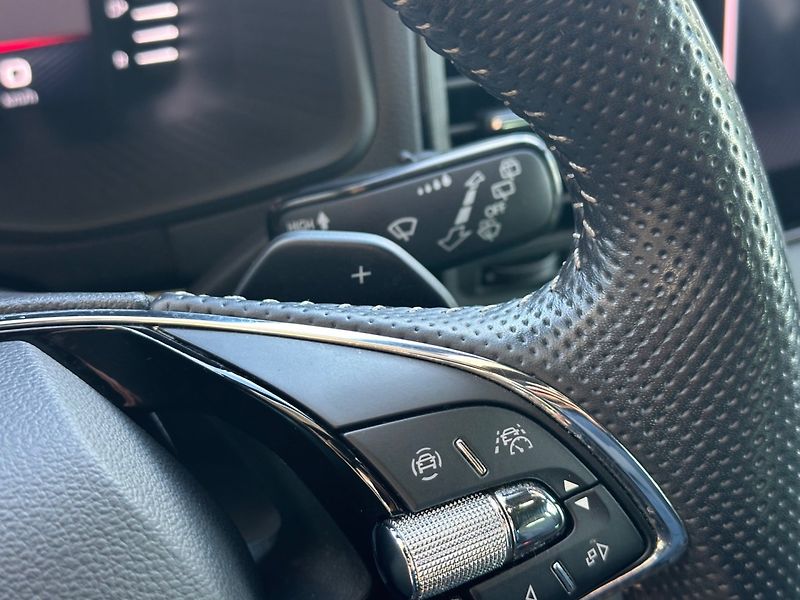 Škoda Karoq (2021) 1.5TSi SPORTLINE, VIRTUAL. - fotka 18 z 26