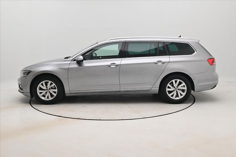 Volkswagen Passat 1,5 TSI 110 kW DSG Business Zá - fotka 8 z 31