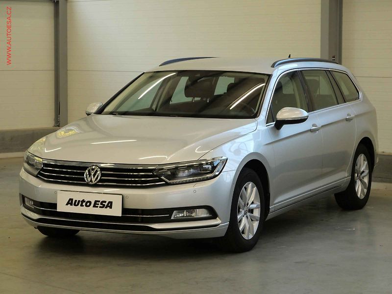 Volkswagen Passat (2019) 2.0TDi, navi, masáž - fotka 3 z 23