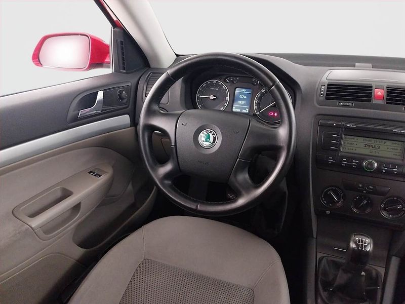 Škoda Octavia (2008) Ambiente 1.9 TDI, Serv.kniha - fotka 7 z 18