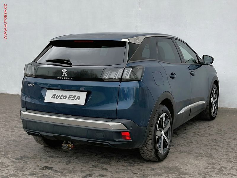 Peugeot 3008 (2022) 1.2 PT, 1.maj,ČR, Allure, AT - fotka 4 z 18