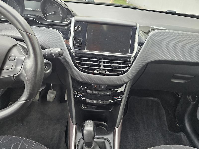 Peugeot 2008 (2016) 1.2i TAŽNÉ  - fotka 11 z 18