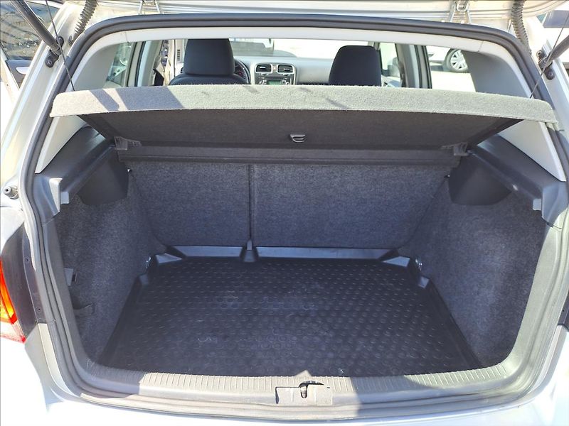 Volkswagen Golf 1,6 TDI DIGIKLIMA - fotka 14 z 14