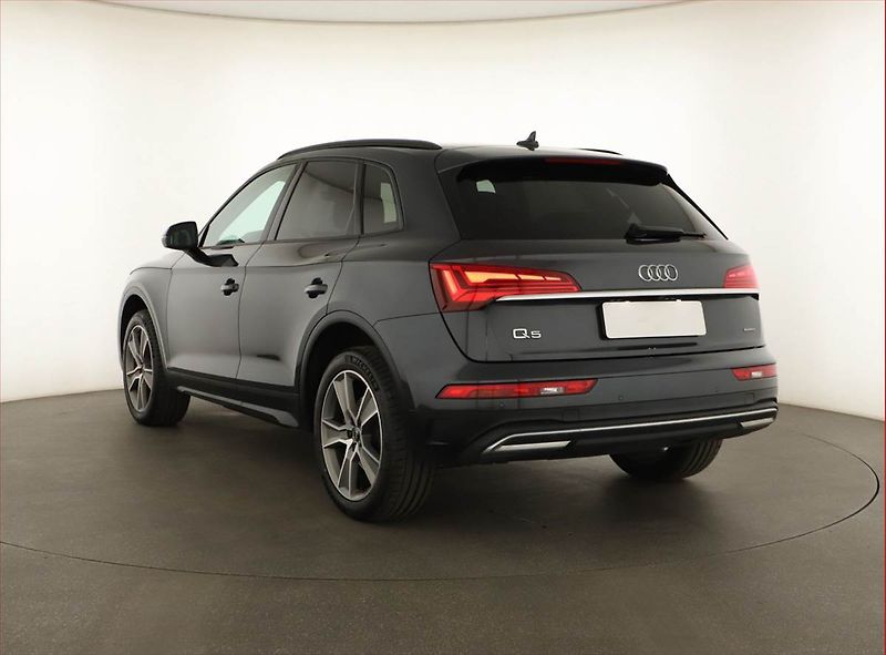 Audi Q5 (2022) 40 TDI - fotka 4 z 18
