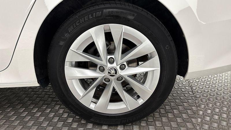 Škoda Octavia 2.0 TDI Style - fotka 19 z 26