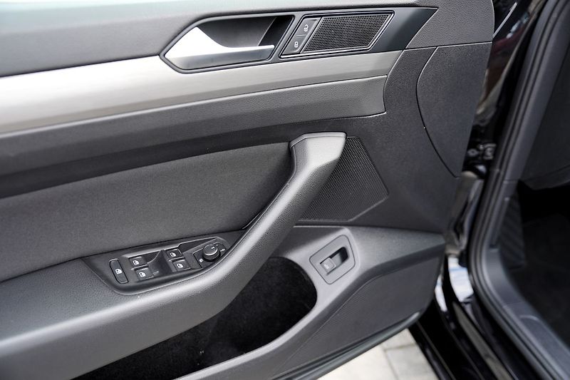 Volkswagen Passat (2020) B8 2.0TDi 90kW DSG - fotka 13 z 45