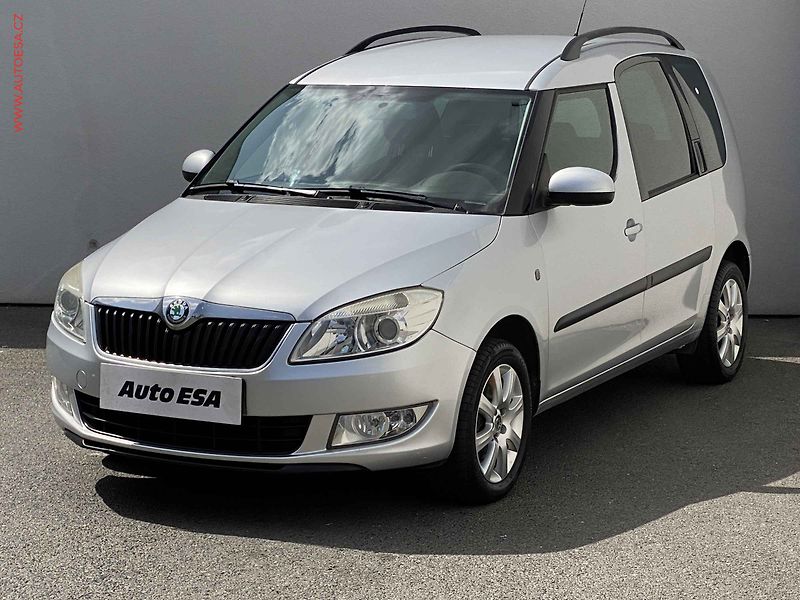 Škoda Roomster (2011) 1.6 TDi, ČR, Style, park. - fotka 3 z 14