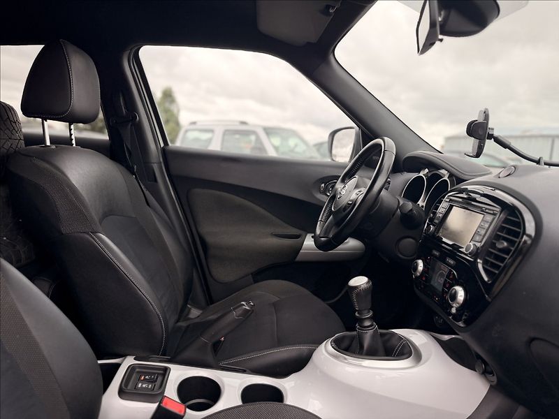 Nissan Juke 1,2 16V 85kW NAVI +SADA KOL - fotka 23 z 25