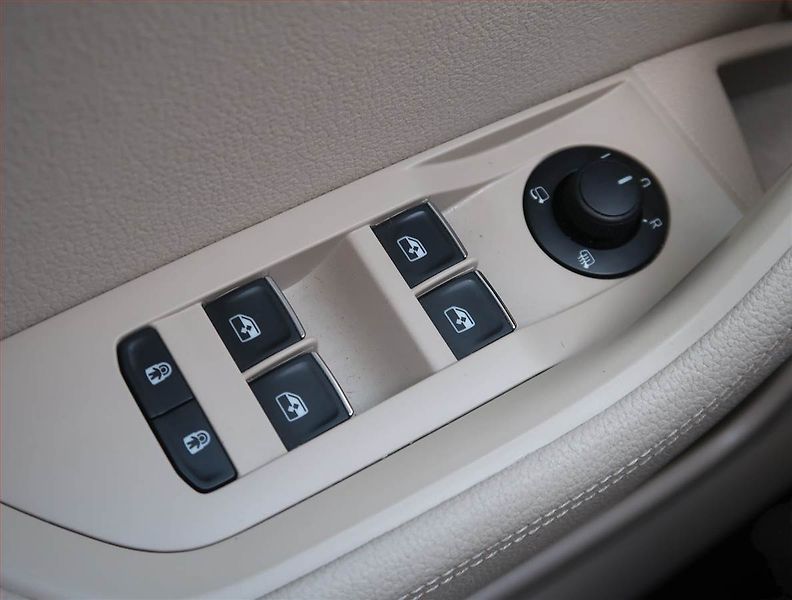 Škoda Superb (2019) Laurin&Klement 2.0 TDI - fotka 14 z 19