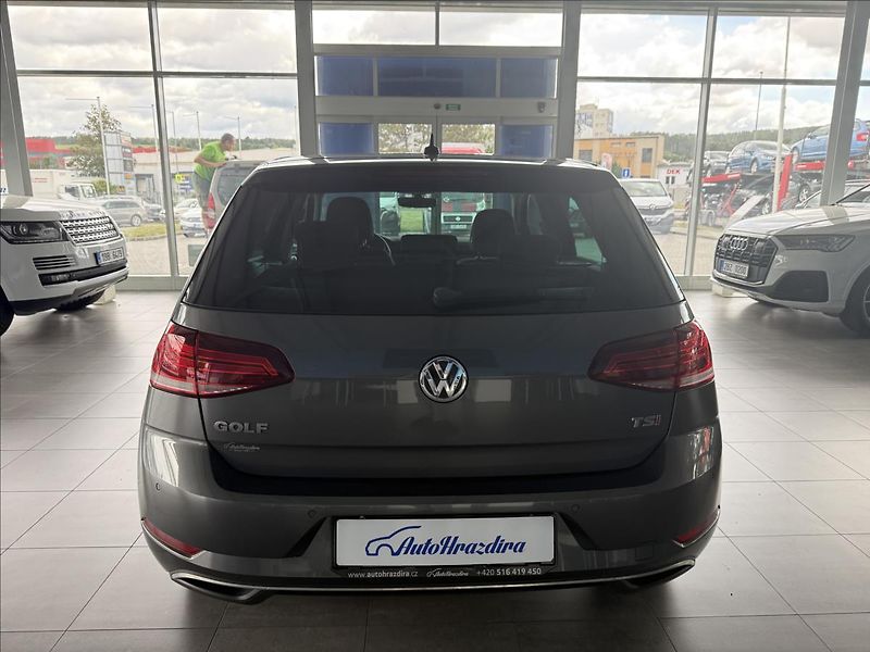 Volkswagen Golf 1,4   TSI,COMFORTLINE,SERVISKA - fotka 5 z 26