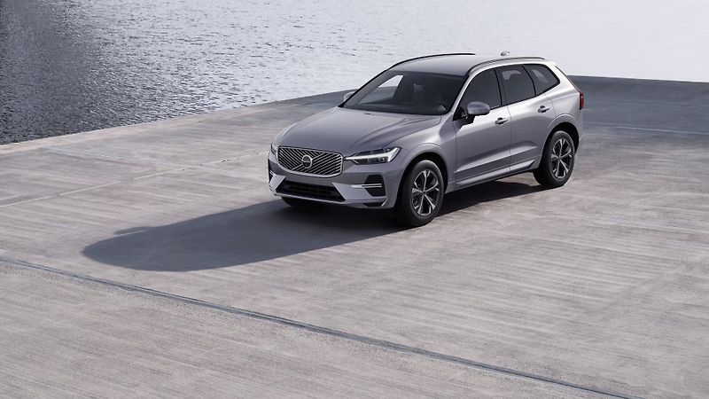 Volvo XC60 (2026) B5 AWD AUT CORE - fotka 2 z 11
