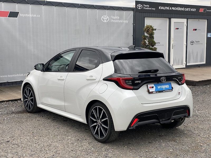 Toyota Yaris 1.5HEV 130, ČR, GR Sport, DPH - fotka 5 z 18
