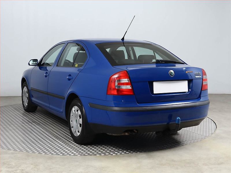 Škoda Octavia (2006) Elegance 1.9 TDI, Serv.kniha - fotka 4 z 12