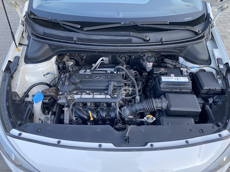 Hyundai i20 1.2i SELECT, NAJ.116TIS.KM!! - fotka 38 z 39