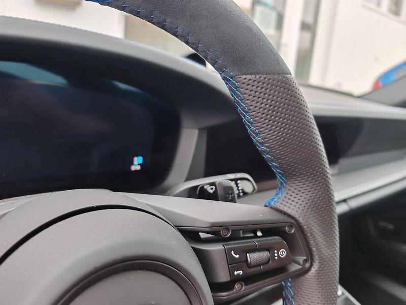Porsche 911 Carrera S, Chrono, BOSE - fotka 14 z 41