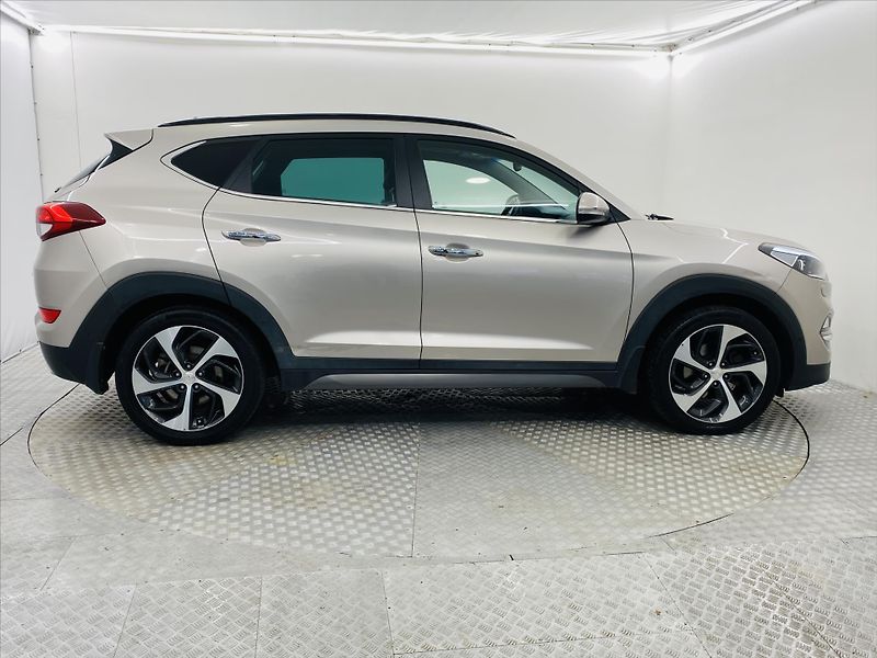 Hyundai Tucson 2,0 CRDi 136kW 4x4 Premium - fotka 24 z 25