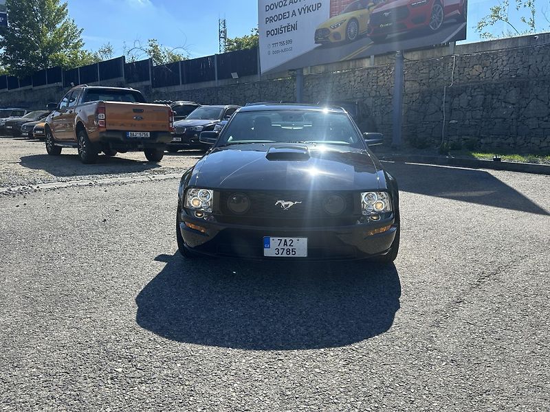 Ford Mustang (2007) Ford Mustang GT 2007 - fotka 2 z 17