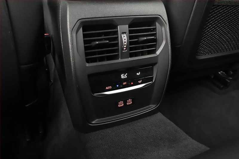BMW Řada 4 (2021) 430i - fotka 23 z 26