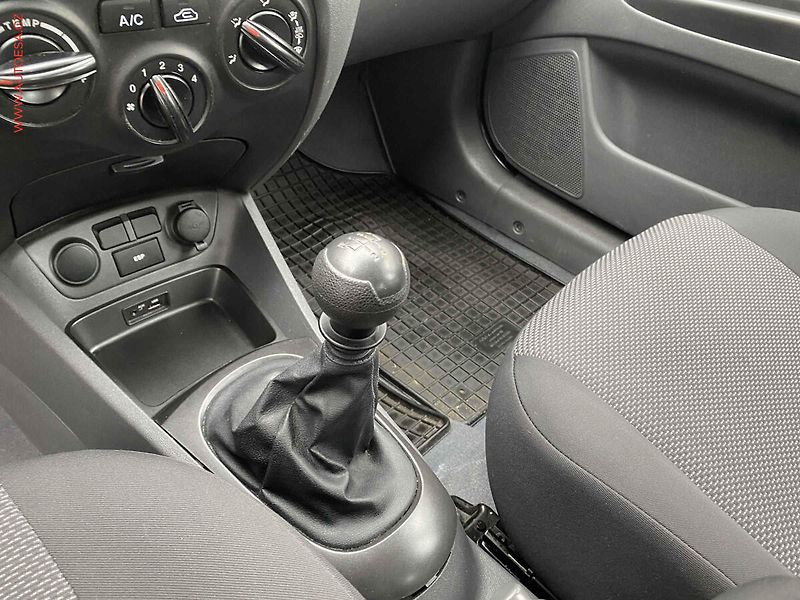 Kia Rio (2011) 1.4i, ČR, AC - fotka 15 z 15