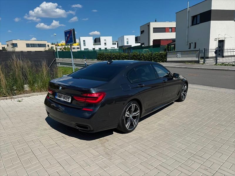 BMW Řada 7 740Ld M-Paket xDrive Panorama - fotka 3 z 20