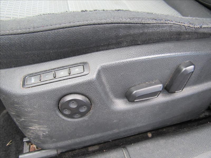 Škoda Superb 1,9 TDi 77kW Combi - fotka 25 z 30
