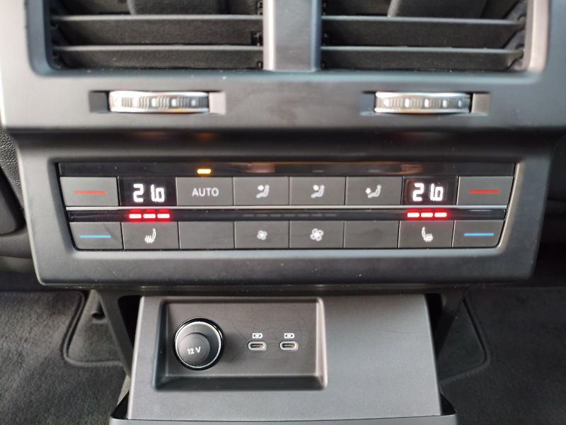 Volkswagen Touareg (2022) 3,0 TDI Elegance 210 KW - fotka 25 z 40