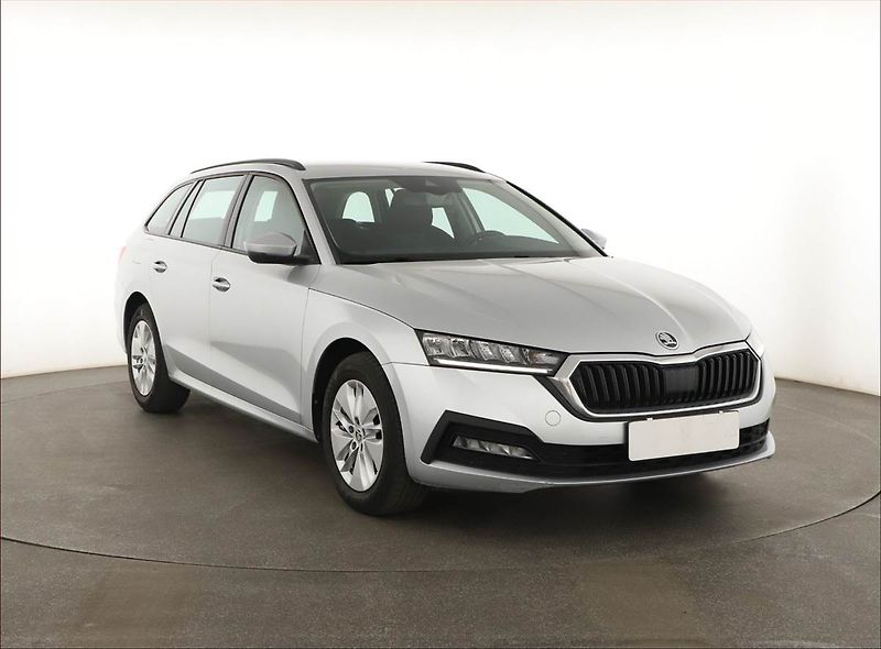 Škoda Octavia (2022) Ambition 2.0 TDI, ČR,1.maj - fotografie inzerátu