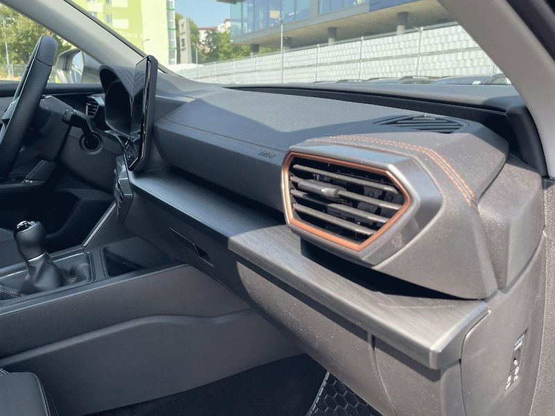 Cupra Formentor (2023) 1.5 TSI,110kW,1.Maj,ČR - fotka 36 z 38