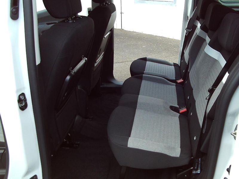 Citroën Berlingo (2026) XL PLUS Profi Petrol 110k Man - fotka 11 z 16