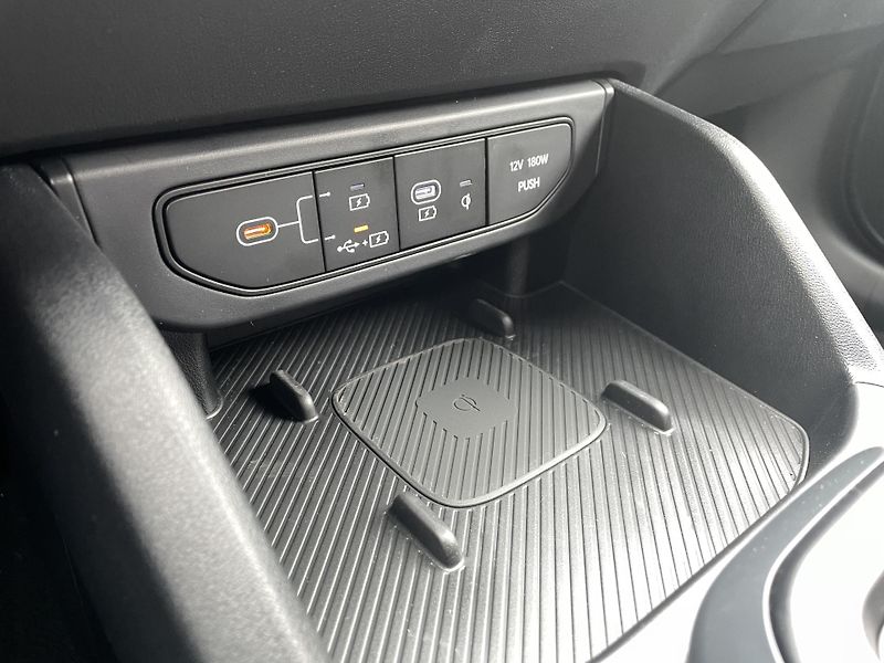 Kia K4 Sportswagon (2026) 1,6T-GDi 7DCT TOP  Sound / A17 - fotka 22 z 32
