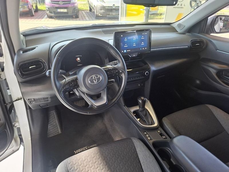 Toyota Yaris Cross 1.5HEV 68kW 2023 - fotka 8 z 11
