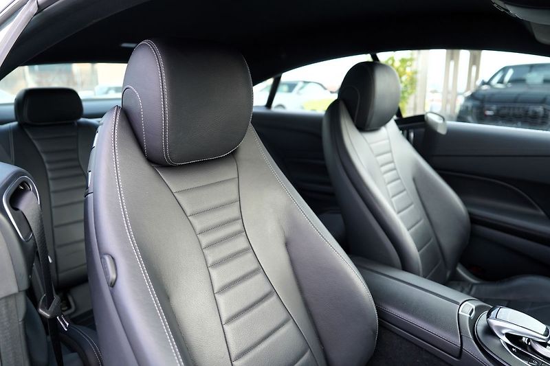 Mercedes-Benz Třídy E E 300d AMG Avantgarde/245 PS - fotka 24 z 34