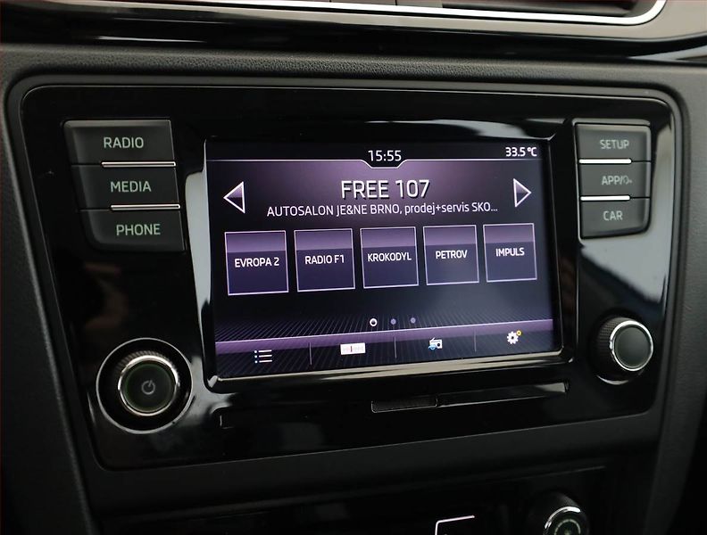 Škoda Rapid (2018) Style 1.0 TSI, Park. senzory - fotka 12 z 16