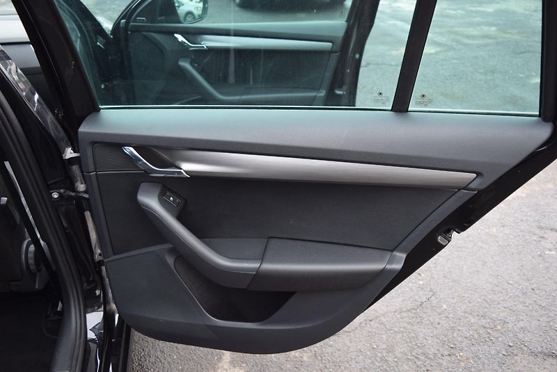Škoda Octavia (2020) 2.0TDI 110kwSOLEIL VIRTUAL KAM - fotka 47 z 48