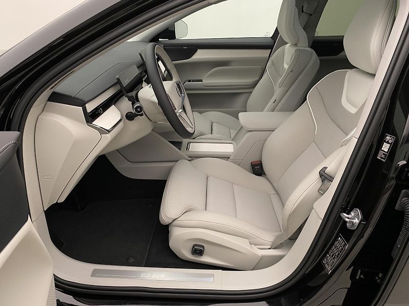 Volvo ES90 (2026) PURE ELECTRIC EXT.SINGLE ULTRA - fotka 3 z 69