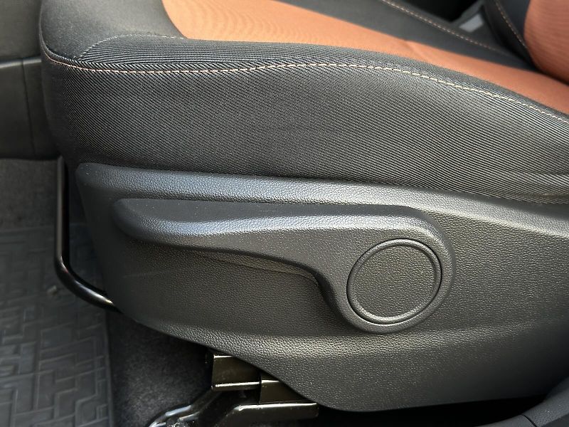 Hyundai i10 1.0i AUTOMAT 67PS KLIMA AC Blu - fotka 12 z 32