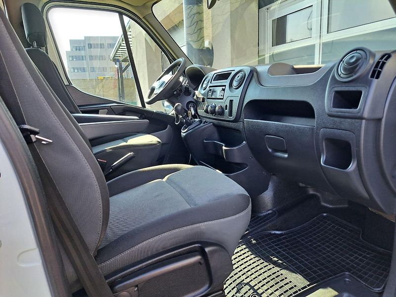 Renault Master (2018) 2.3 DCI 120kW, 6 míst, ZÁRUKA  - fotka 28 z 37