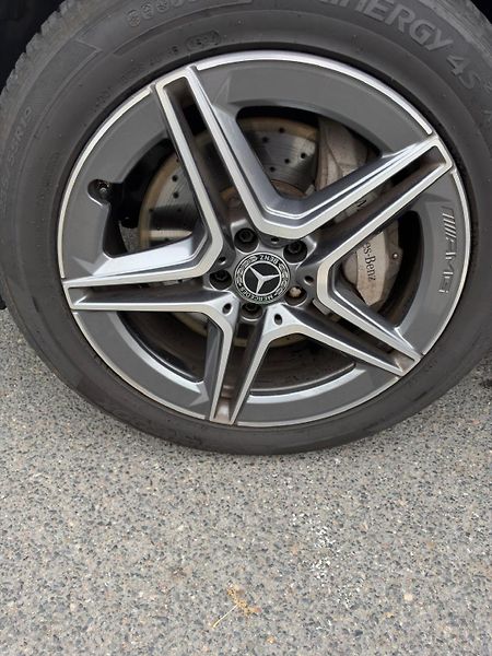 Mercedes-Benz GLC (2021) 300 de 4 matic - fotka 26 z 31