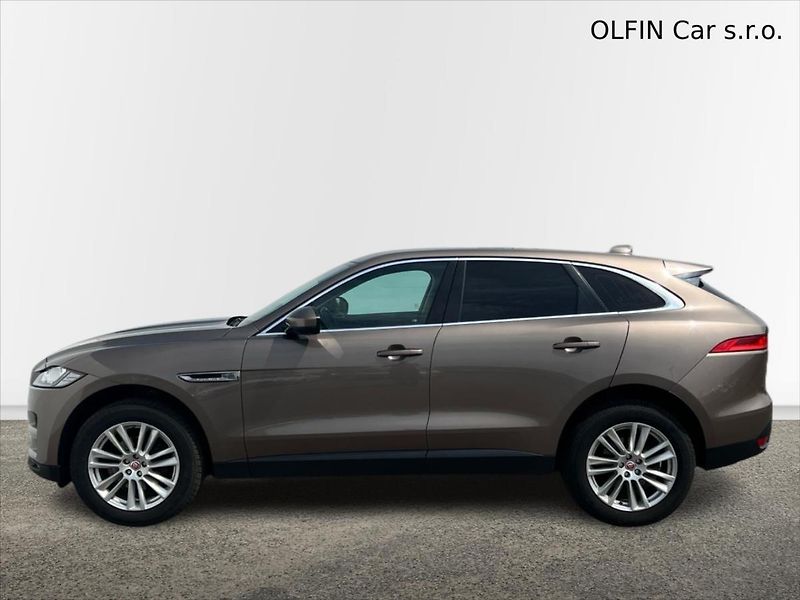 Jaguar F-Pace 2,0 D 132kW AWD PRESTIGE - fotka 10 z 27