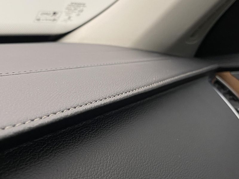 Volvo XC90 B5 AWD INSCRIPTION REZERVACE - fotka 30 z 46