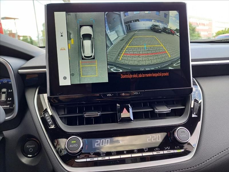 Toyota Corolla Cross 2,0 Executive + Skyview - fotka 13 z 15