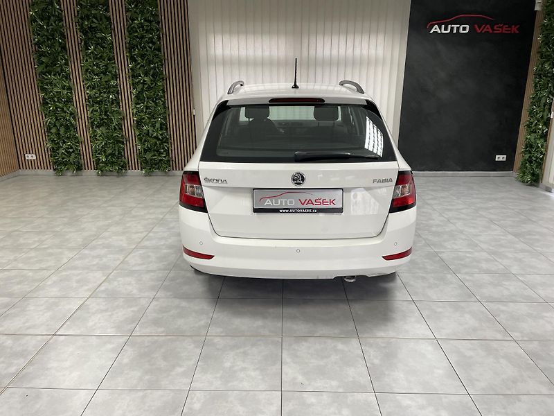 Škoda Fabia 1.0 TSi ČR REZERVACE  - fotka 9 z 22