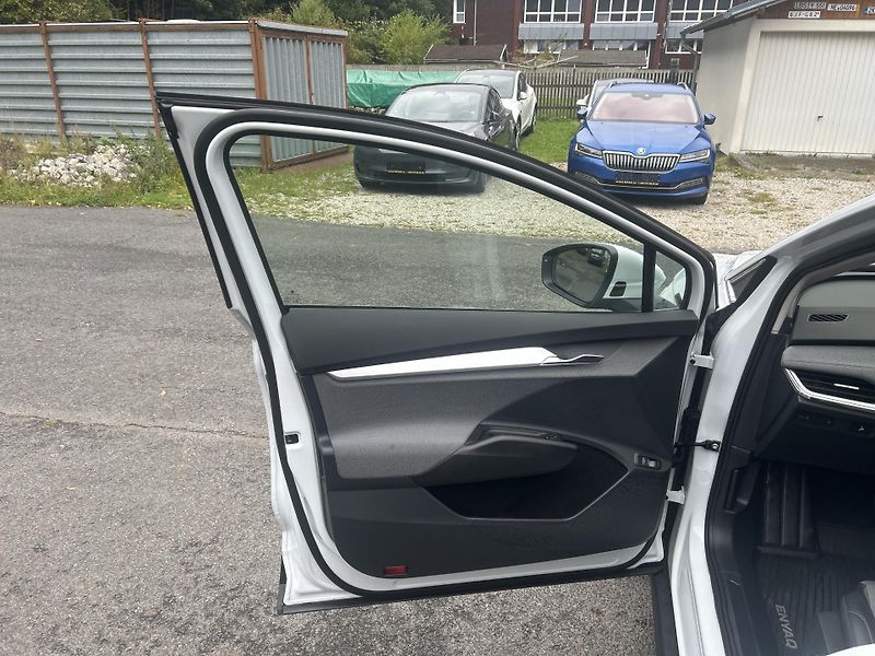 Škoda Enyaq 150kw, iV80 19ALU SOH 90% - fotka 42 z 51