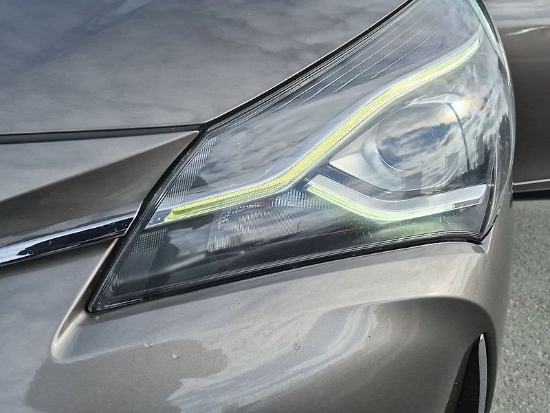 Toyota Yaris Selection Smart 1,5 Hev - fotka 27 z 28