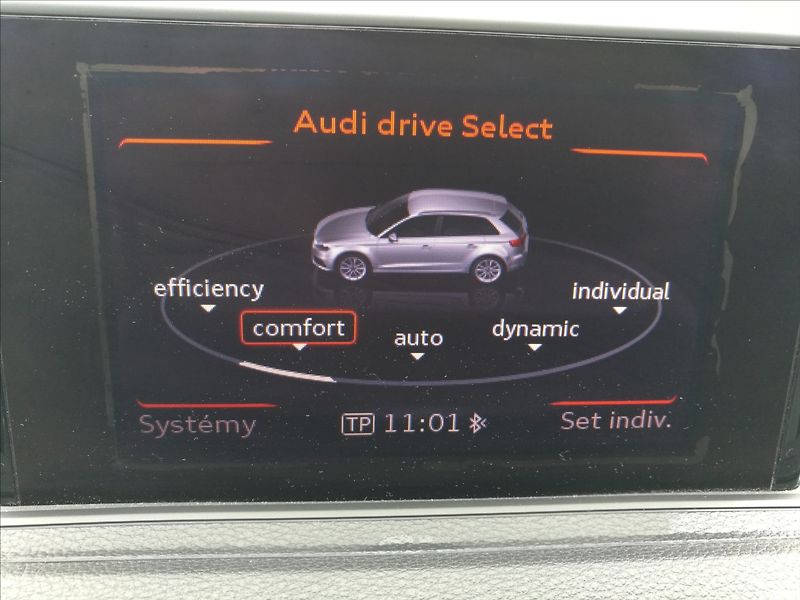 Audi A3 2,0 TDI Sportback S tronic - fotka 7 z 20